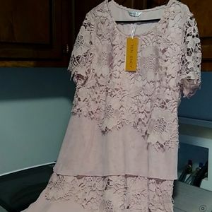 Beautiful dress looks vintage